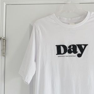 NWOT H&M Grateful for Every Day Tee